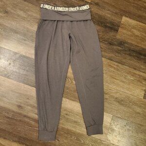 Women's Under Armour Yoga Leggings, Full Length, Gray, Size M, Good Con!